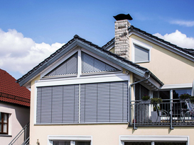 Schrägraffstore